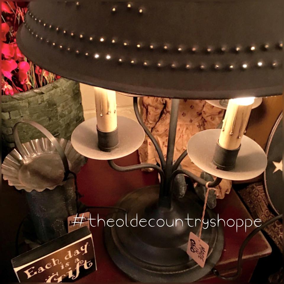 Taylor Colonial Tin Lamp